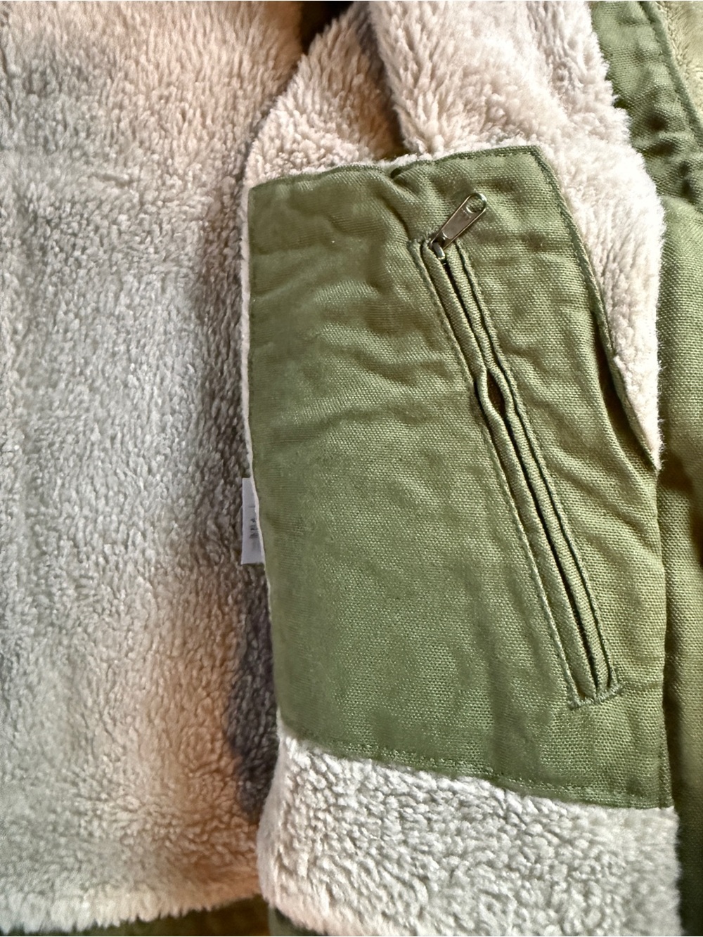 Carhartt Women’s Olive Sherpa-Lined Work Vest - Picture 4 of 6